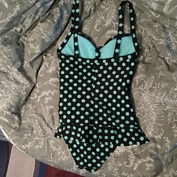 Retro style polkadot swimsuit - Picture 2 of 2